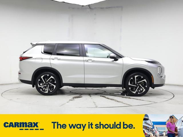 Photo of 2024 Silver Mitsubishi Outlander