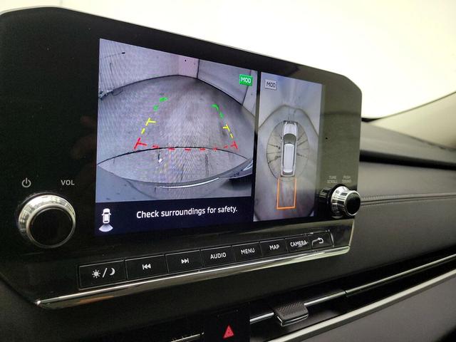 Photo of 2024 Silver Mitsubishi Outlander
