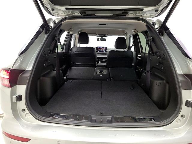 Photo of 2024 Silver Mitsubishi Outlander