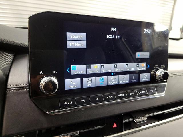 Photo of 2024 Silver Mitsubishi Outlander