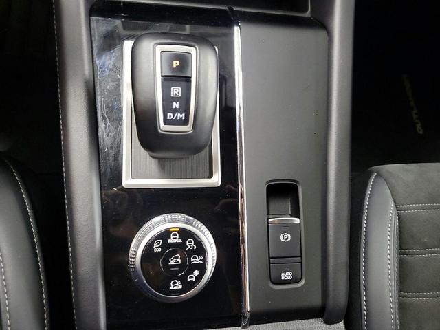 Photo of 2024 Silver Mitsubishi Outlander