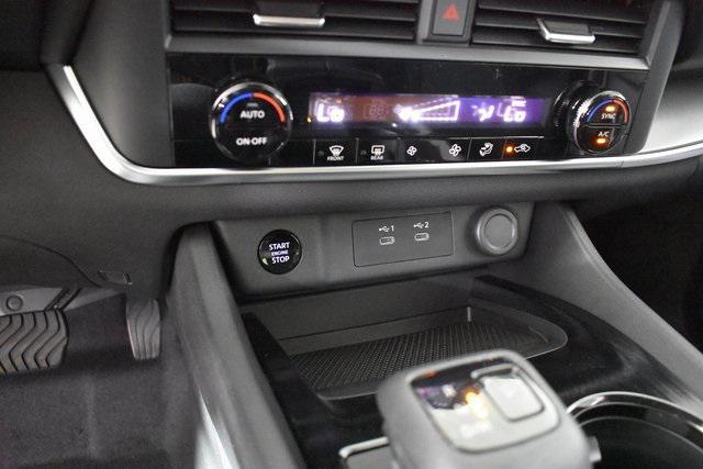 Photo of 2025 Brilliant Silver Metallic Nissan Rogue