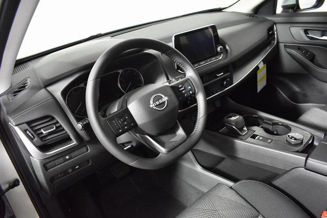 Photo of 2025 Brilliant Silver Metallic Nissan Rogue