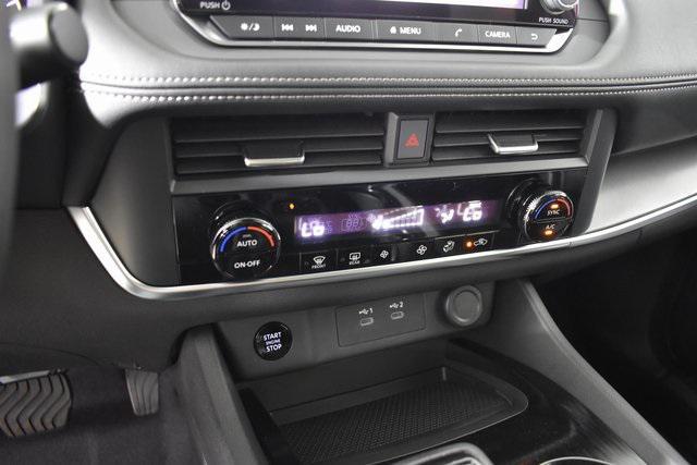 Photo of 2025 Brilliant Silver Metallic Nissan Rogue