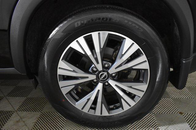Photo of 2023 Super Black Nissan Rogue