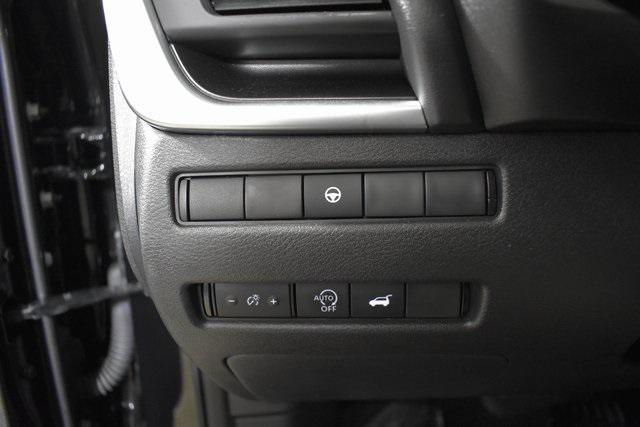 Photo of 2023 Super Black Nissan Rogue
