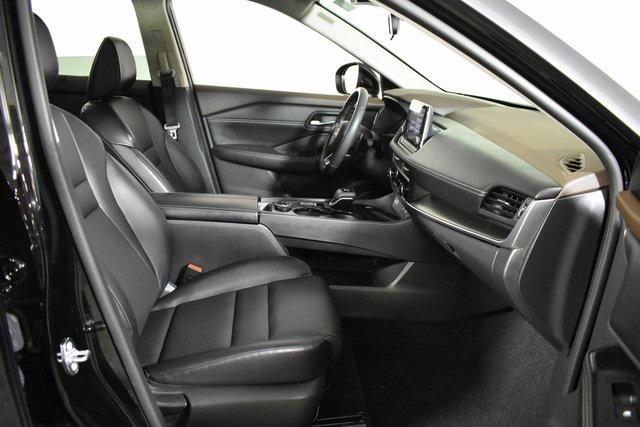 Photo of 2023 Super Black Nissan Rogue