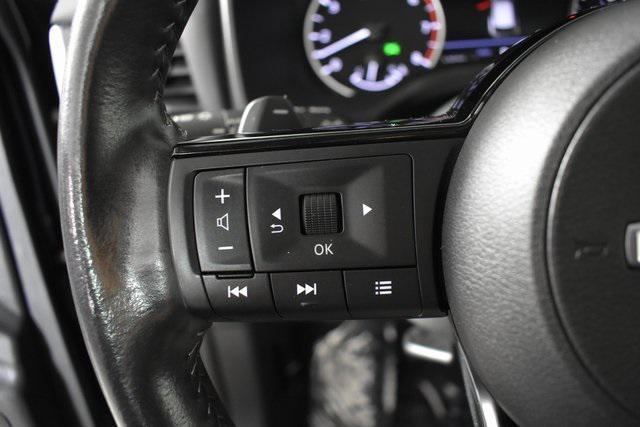 Photo of 2023 Super Black Nissan Rogue