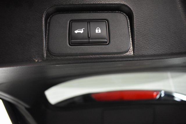 Photo of 2023 Super Black Nissan Rogue