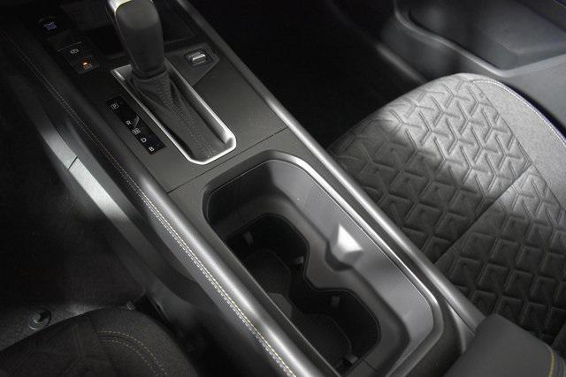 Photo of 2025 Super Black Nissan Kicks