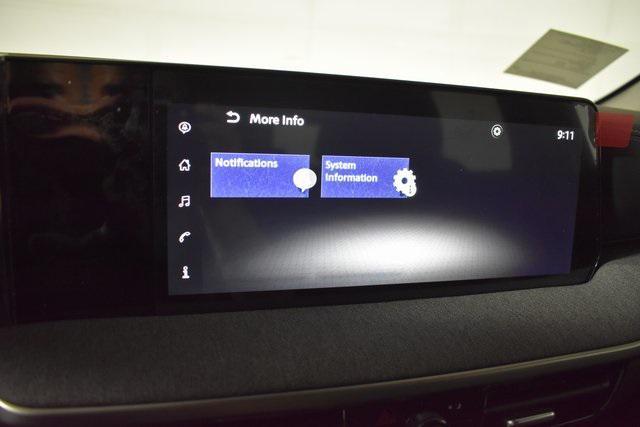 Photo of 2025 Super Black Nissan Kicks