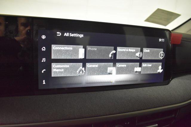Photo of 2025 Super Black Nissan Kicks