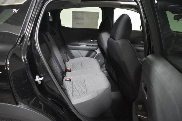 Photo of 2025 Super Black Nissan Kicks
