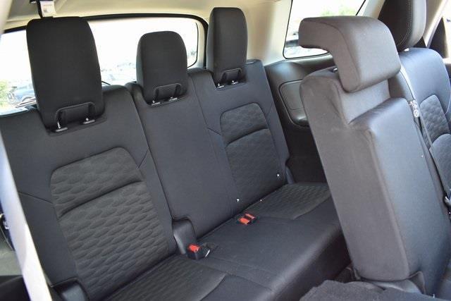 Photo of 2024 Glacier White Nissan Pathfinder