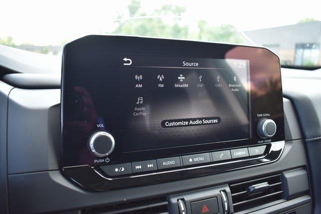 Photo of 2024 Glacier White Nissan Pathfinder