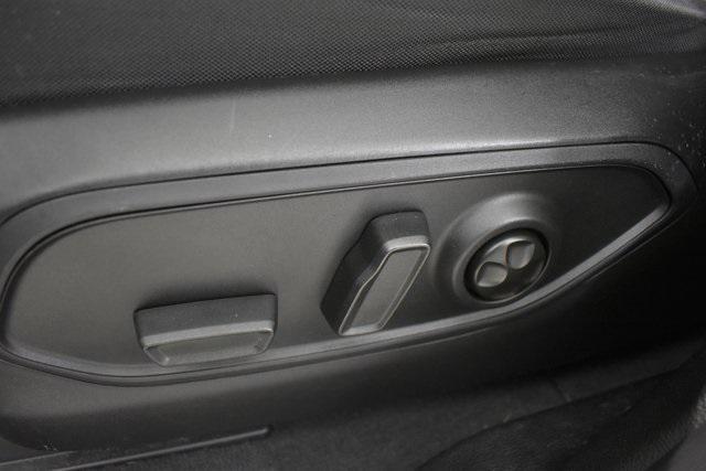 Photo of 2023 Diamond Black Crystal Pearlcoat Jeep Grand Cherokee