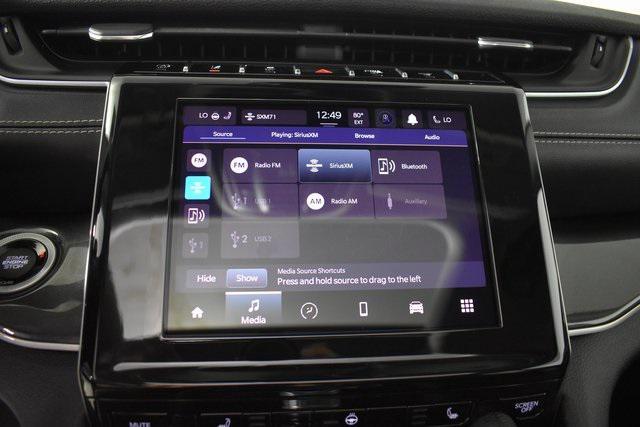 Photo of 2023 Diamond Black Crystal Pearlcoat Jeep Grand Cherokee