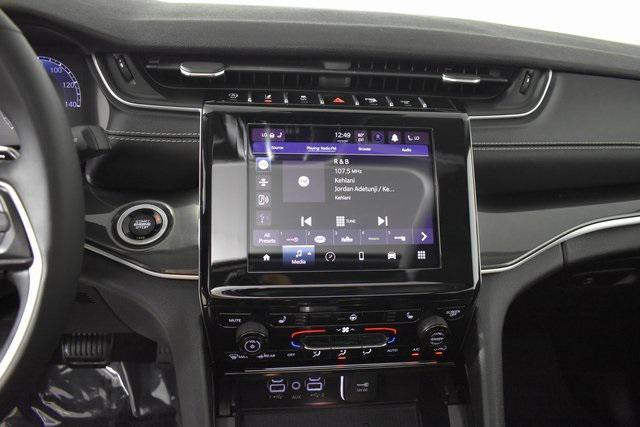 Photo of 2023 Diamond Black Crystal Pearlcoat Jeep Grand Cherokee
