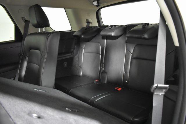 Photo of 2024 Pearl White Tricoat Nissan Pathfinder