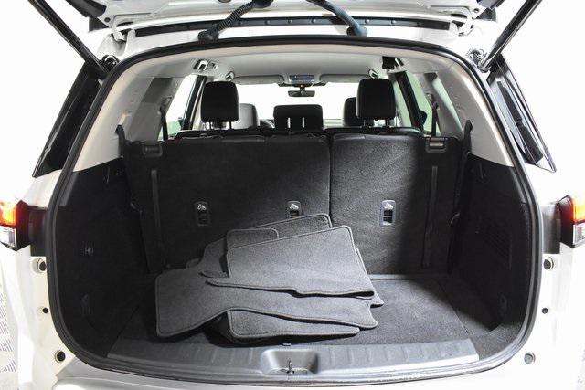 Photo of 2024 Pearl White Tricoat Nissan Pathfinder