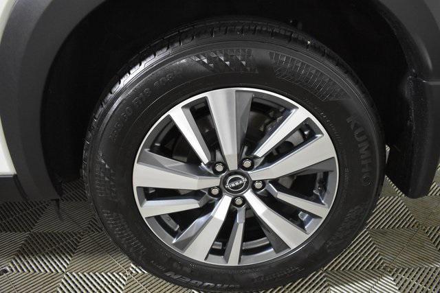 Photo of 2024 Pearl White Tricoat Nissan Pathfinder