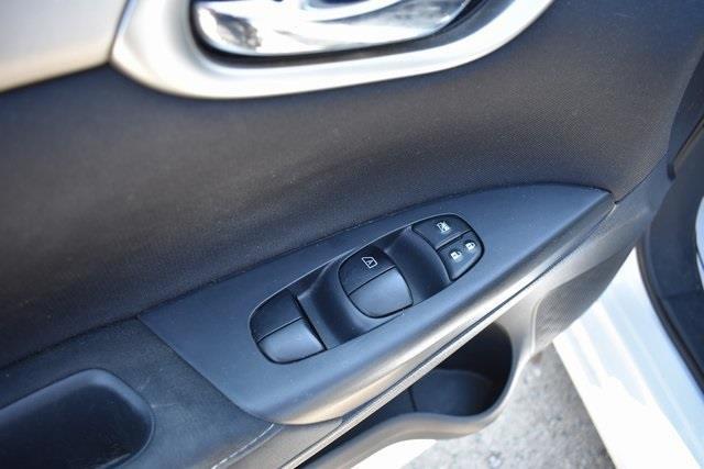 Photo of 2014 Aspen White Nissan Sentra