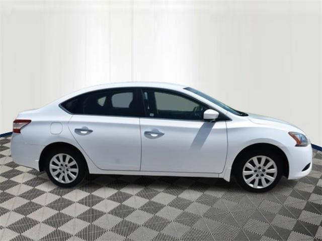 Photo of 2014 Aspen White Nissan Sentra
