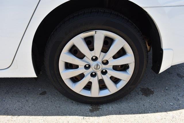 Photo of 2014 Aspen White Nissan Sentra