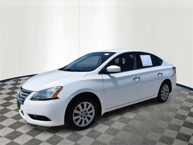Photo of 2014 Aspen White Nissan Sentra