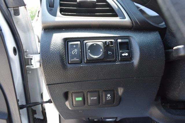 Photo of 2014 Aspen White Nissan Sentra