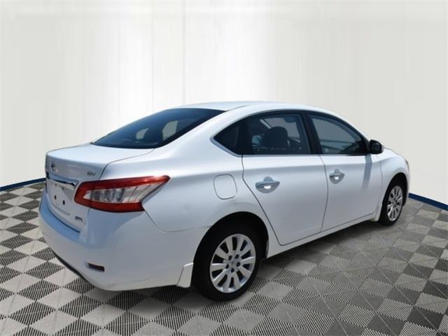 Photo of 2014 Aspen White Nissan Sentra