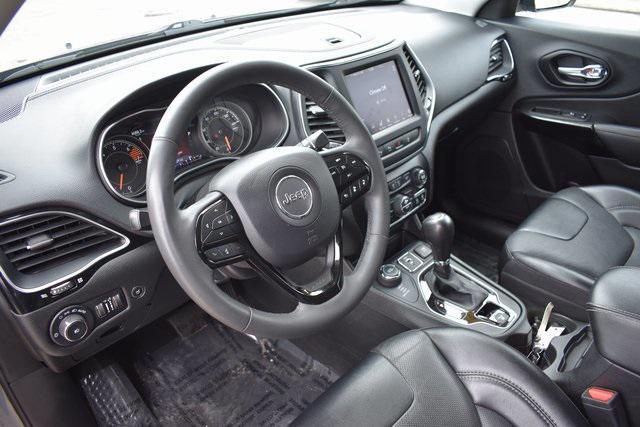 Photo of 2023 Sting-Gray Clearcoat Jeep Cherokee