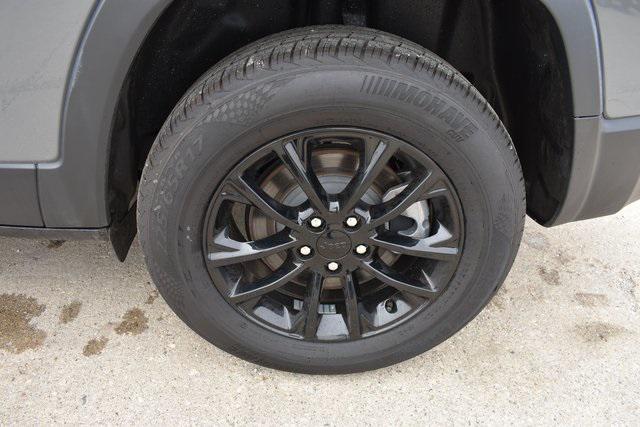 Photo of 2023 Sting-Gray Clearcoat Jeep Cherokee
