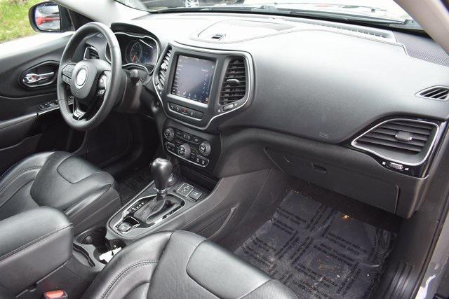 Photo of 2023 Sting-Gray Clearcoat Jeep Cherokee