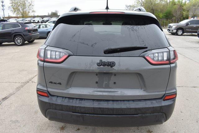 Photo of 2023 Sting-Gray Clearcoat Jeep Cherokee