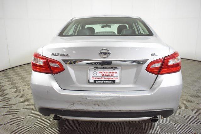 Photo of 2017 Brilliant Silver Metallic Nissan Altima
