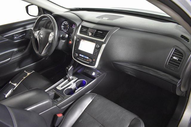 Photo of 2017 Brilliant Silver Metallic Nissan Altima