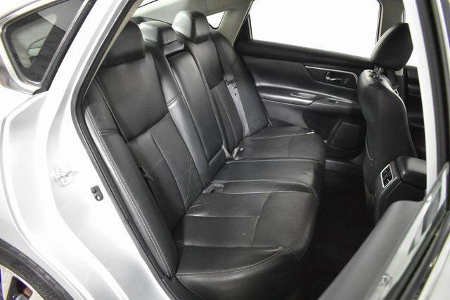 Photo of 2017 Brilliant Silver Metallic Nissan Altima