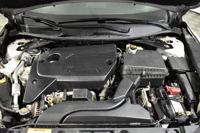 Photo of 2017 Brilliant Silver Metallic Nissan Altima