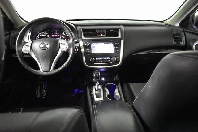 Photo of 2017 Brilliant Silver Metallic Nissan Altima