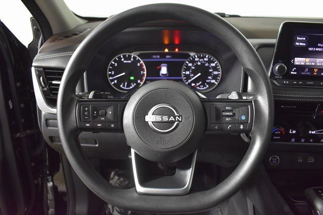 Photo of 2022 Super Black Nissan Rogue