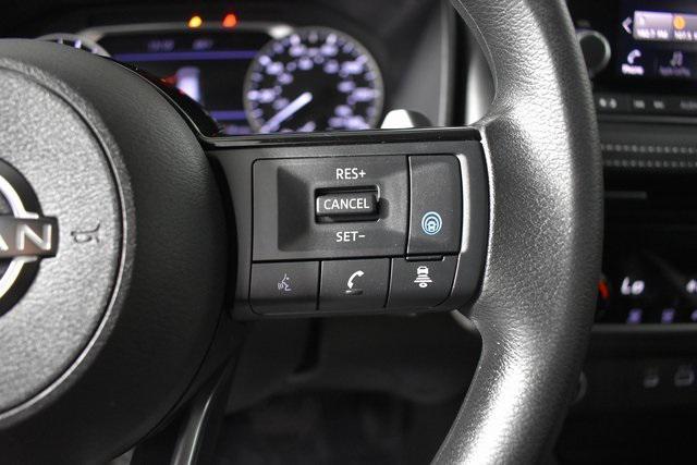 Photo of 2022 Super Black Nissan Rogue