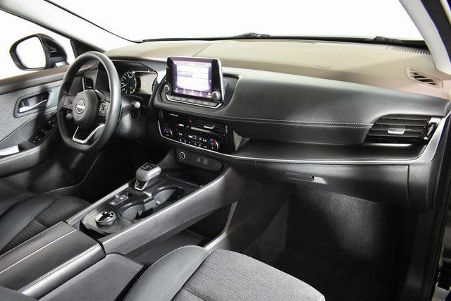 Photo of 2022 Super Black Nissan Rogue