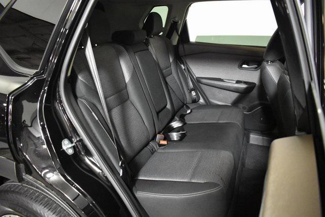 Photo of 2022 Super Black Nissan Rogue