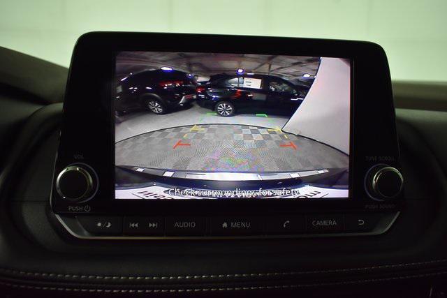 Photo of 2022 Super Black Nissan Rogue