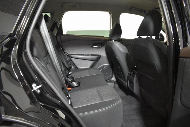 Photo of 2022 Super Black Nissan Rogue