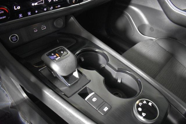 Photo of 2022 Super Black Nissan Rogue