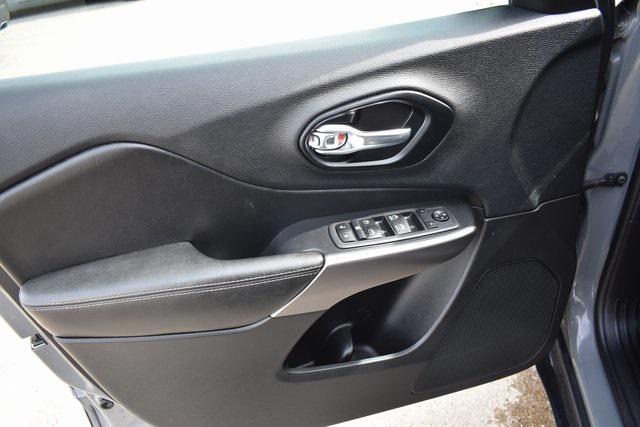 Photo of 2021 Sting-Gray Clearcoat Jeep Cherokee