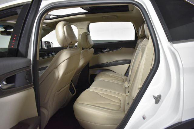 Photo of 2020 White Lincoln Nautilus