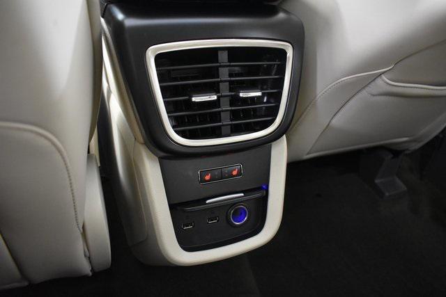 Photo of 2020 White Lincoln Nautilus
